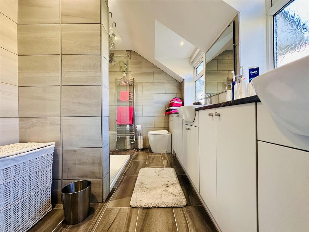 En Suite Shower Room