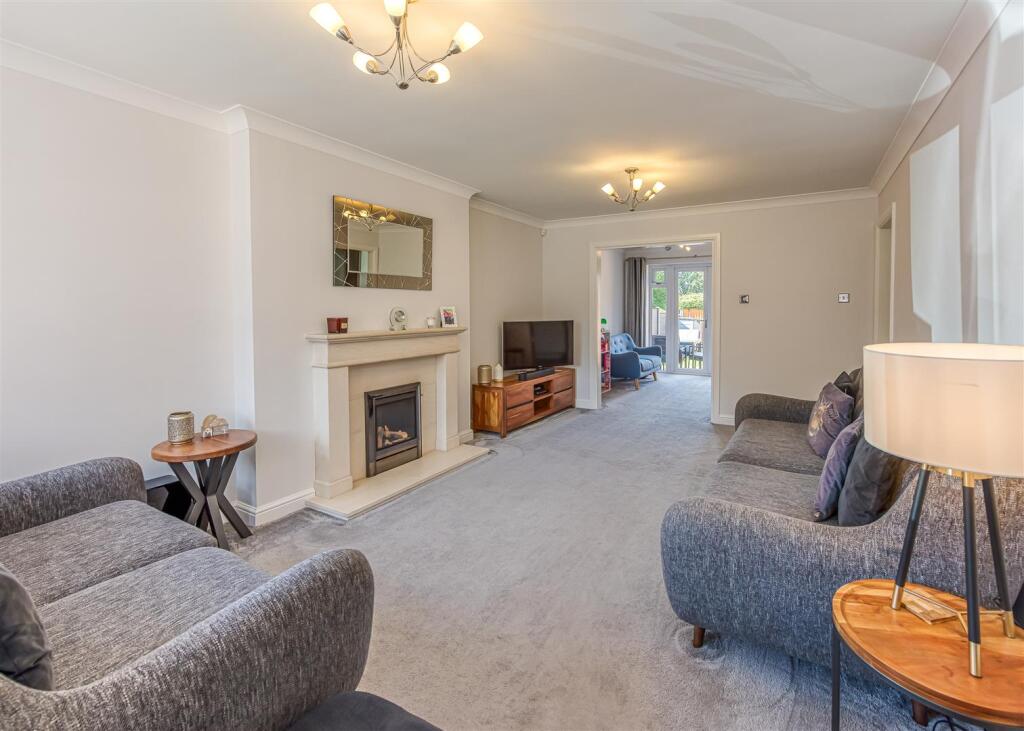 49 Penleigh Gardens-Living Room (2).jpg