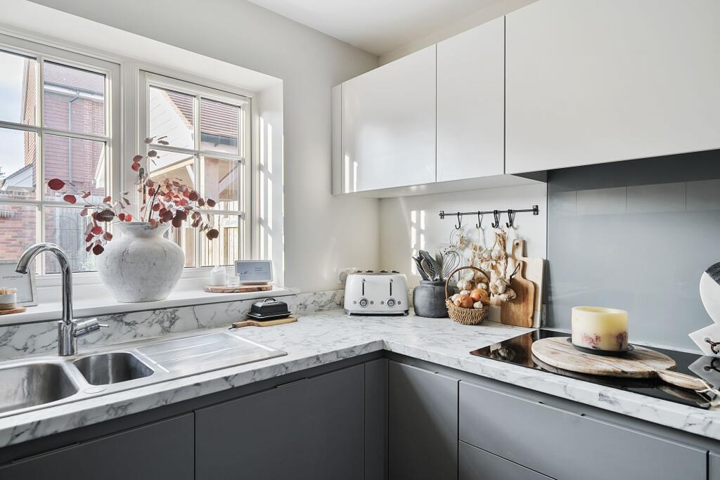 Kitchen/Dining Room (5)