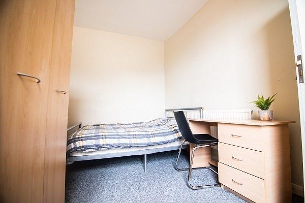 12-Walton-Road-First-floor-rear-bedroom-2.jpg