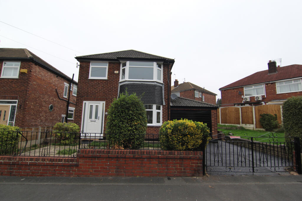 3 bed detached house to rent Peebles Drive, Manch