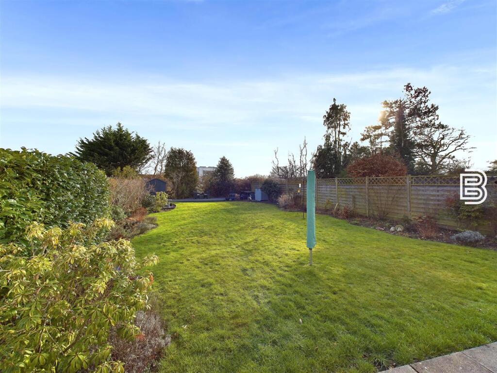 Rear Garden (3).jpg