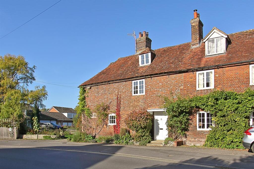 4 mill race close PH3.JPG