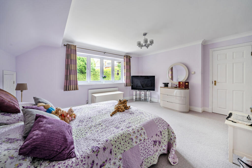 1372262-19-690209...