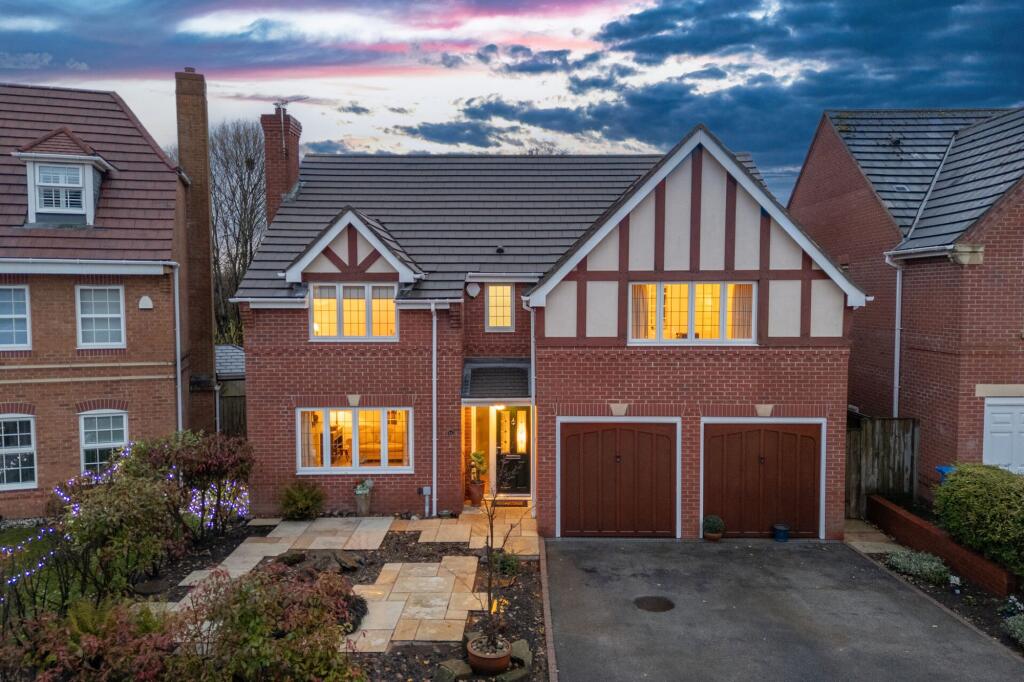 11 Hunts Field Close, Lymm, WA13 0SS