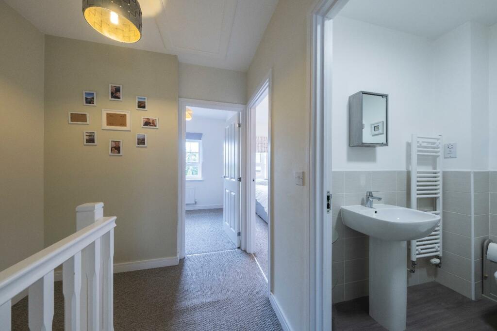 17 Hazelhurst Way-028.JPG