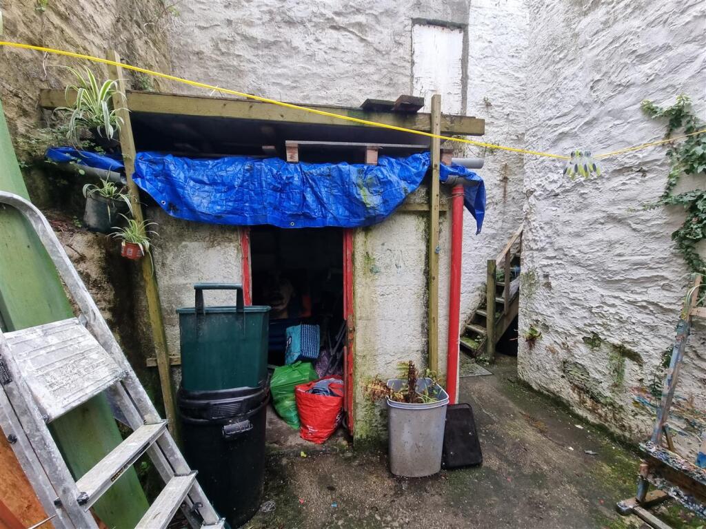 Rear courtyard
