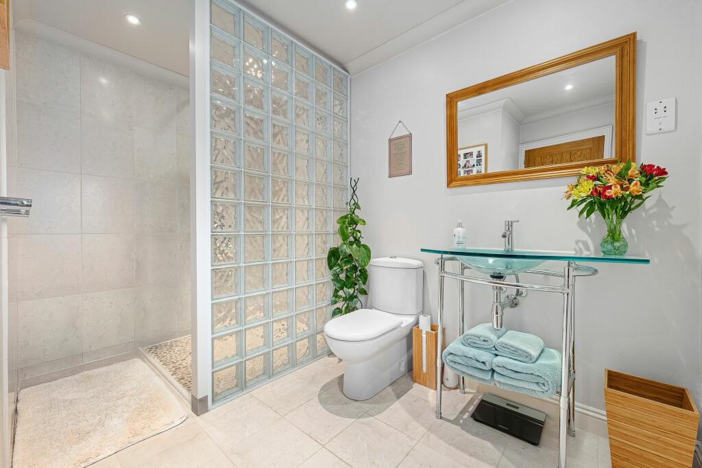 WET ROOM