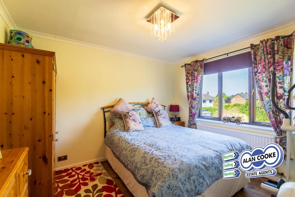 BEDROOM 2