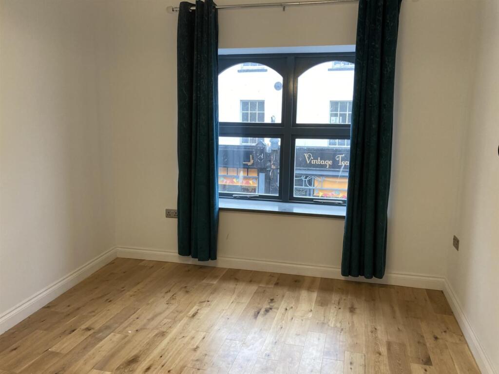 Bedroom One.jpg