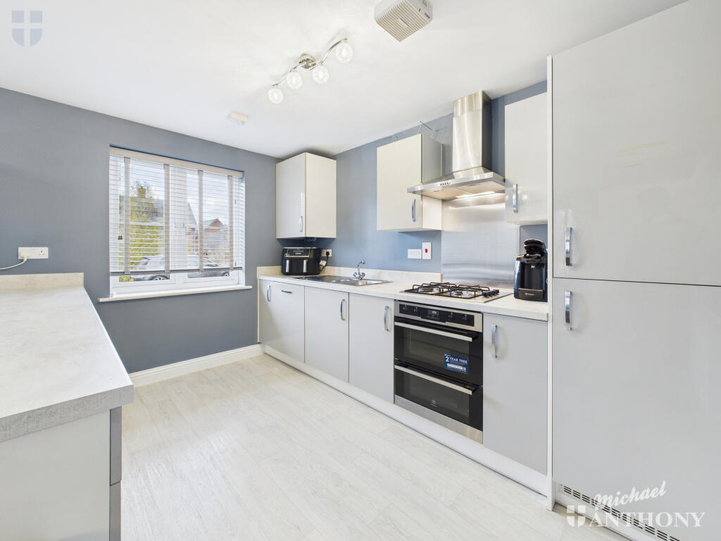 CAM03852G0-PR0472-STILL008