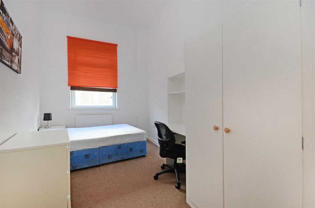 HOL_4823 Bedroom 4.JPG