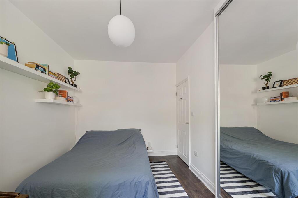 Cavendish Drive E11