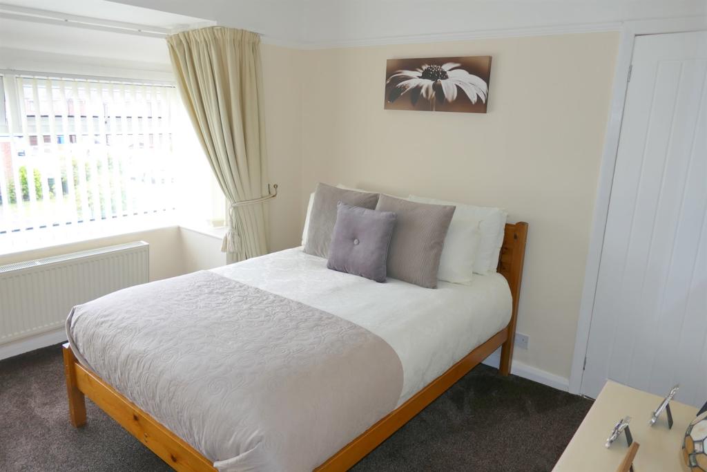 Bed 1 a