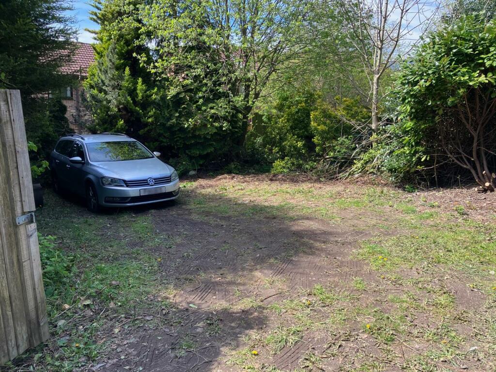 88 Kilpin Hill Lane - Garden.JPG