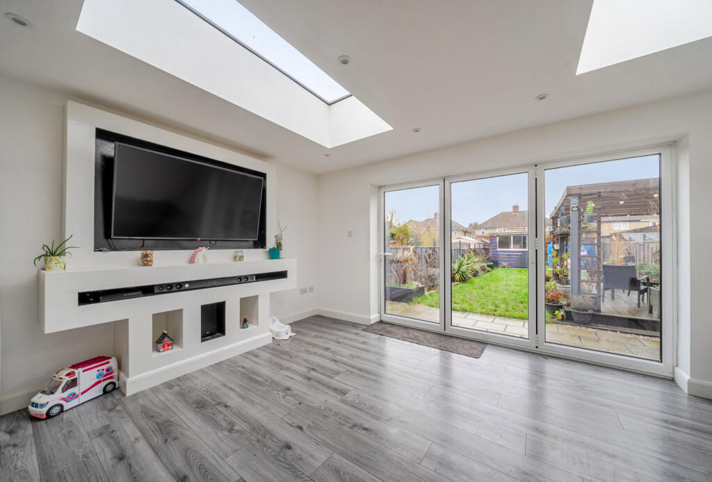 1385546-13-692d6b...