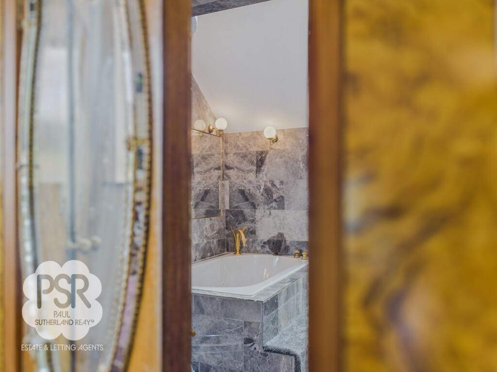 Concealed En-Suite Bathroom