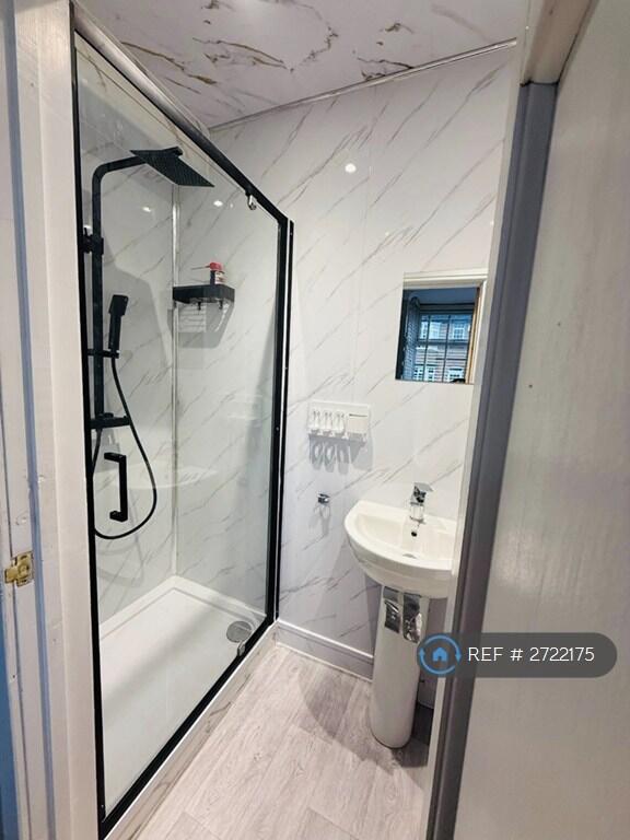 Room One: Plus Ensuite.