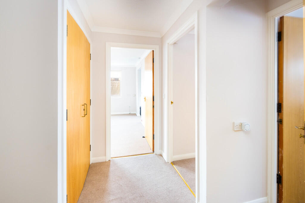12_Hallway