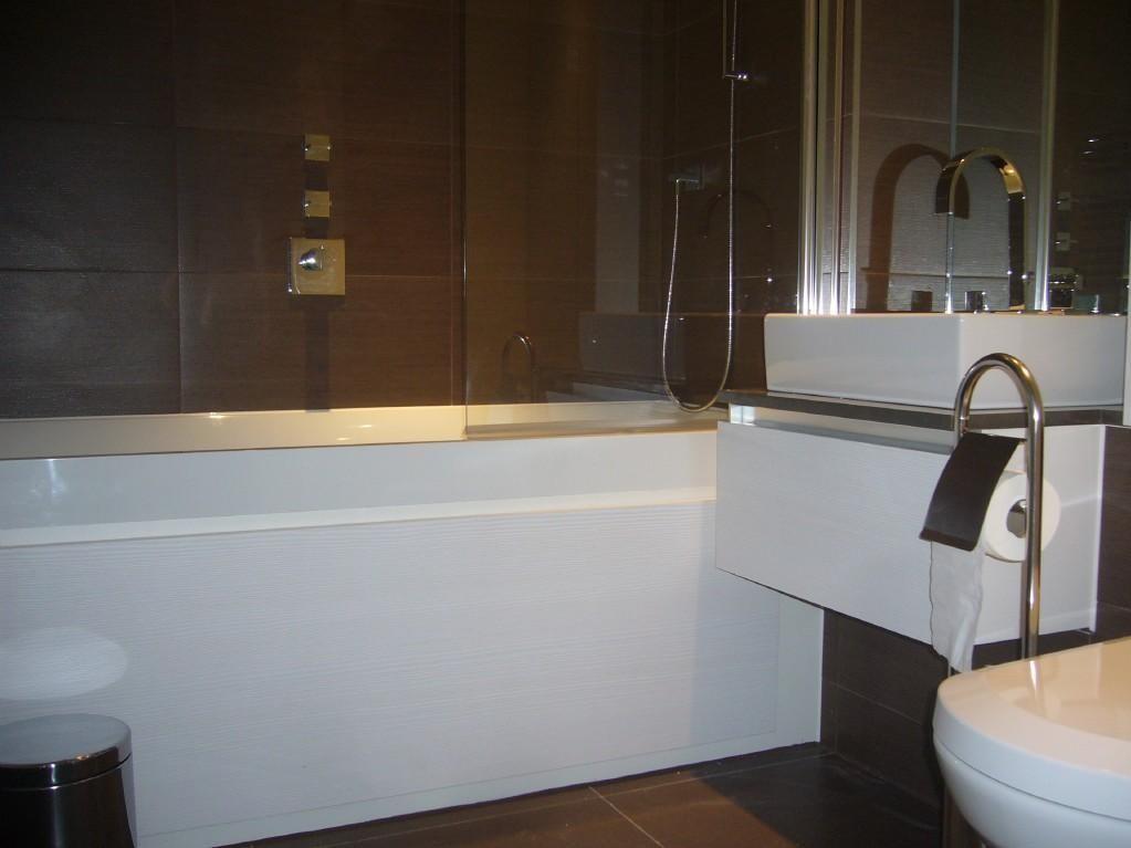 Main Bathrom