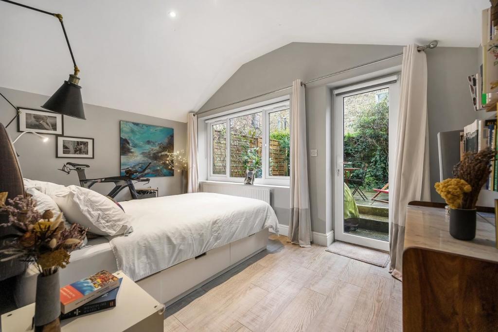 Bedroom.jpg