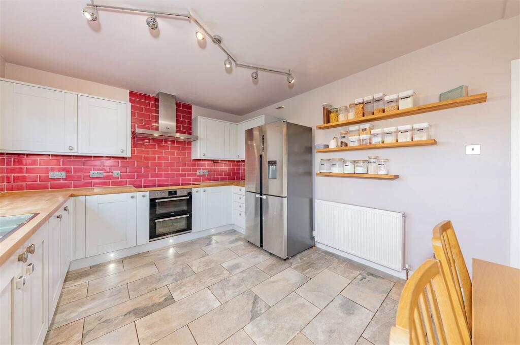 5 Rosemount Road Birkhill-11.JPG