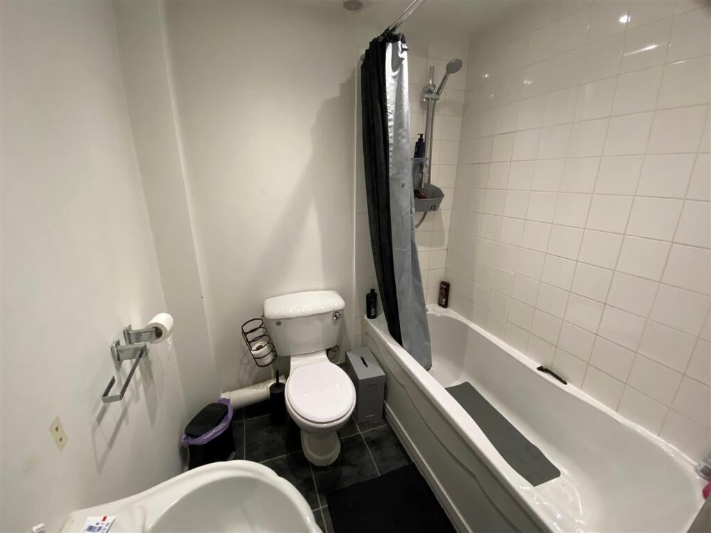 Bathroom.jpg