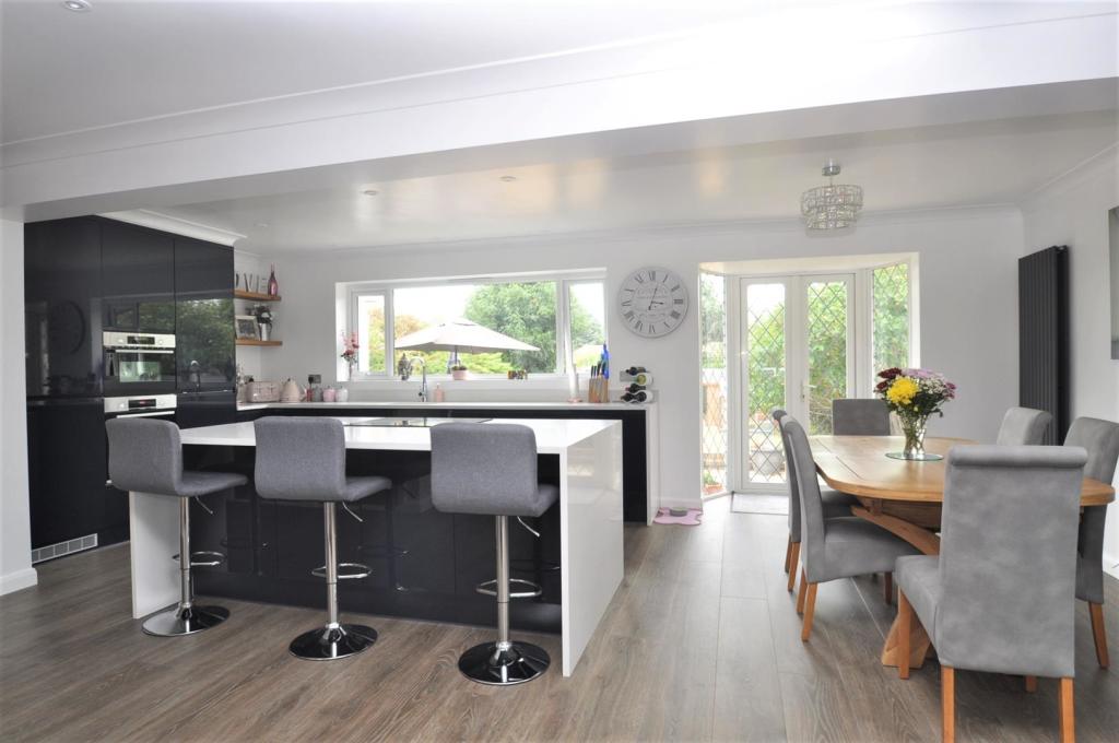 Open Plan Living Room/Kitchen
