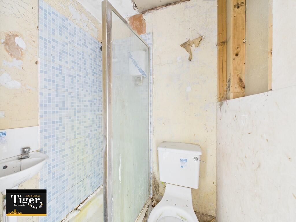 CAM02176G0-PR0767...