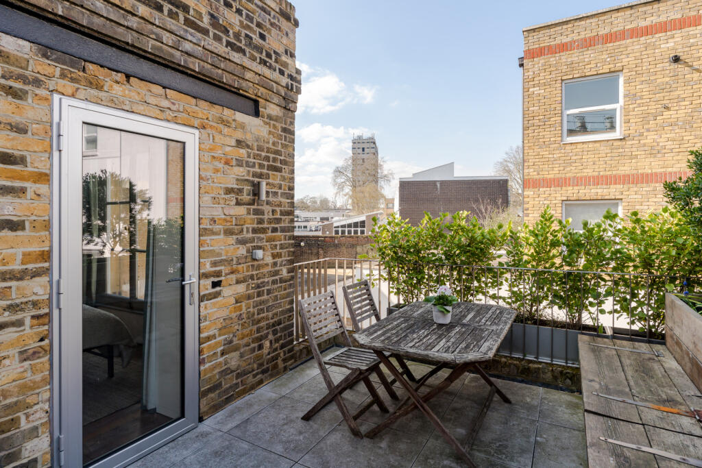 270688 - 6A Basing Court-22.jpg