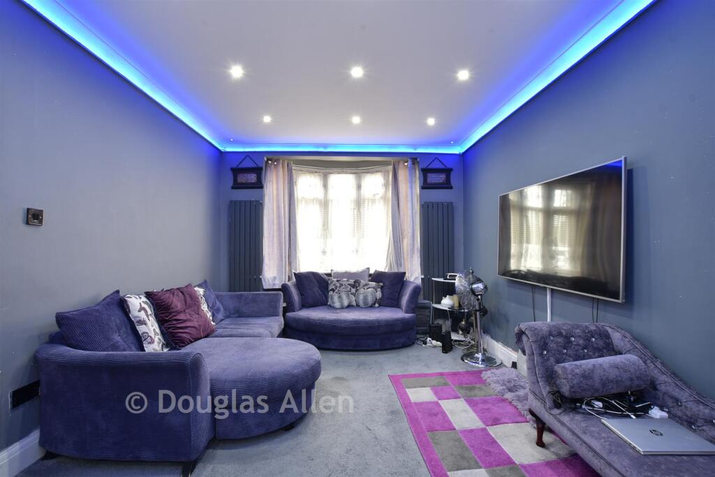 Lounge/ Dining Room