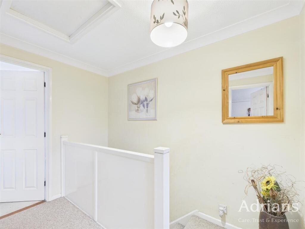 FIRST FLOOR LANDING