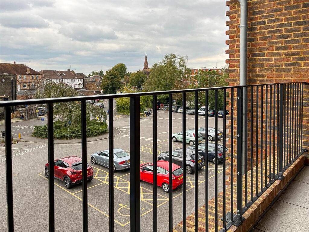 7 Crescent balcony.jpg