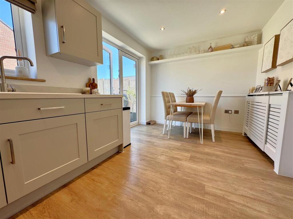 kitchen 3.jpg