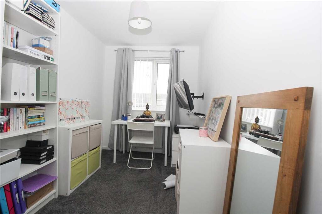 Bedroom 3 ( front )