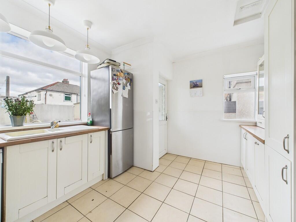 CAM02089G0-PR0546...