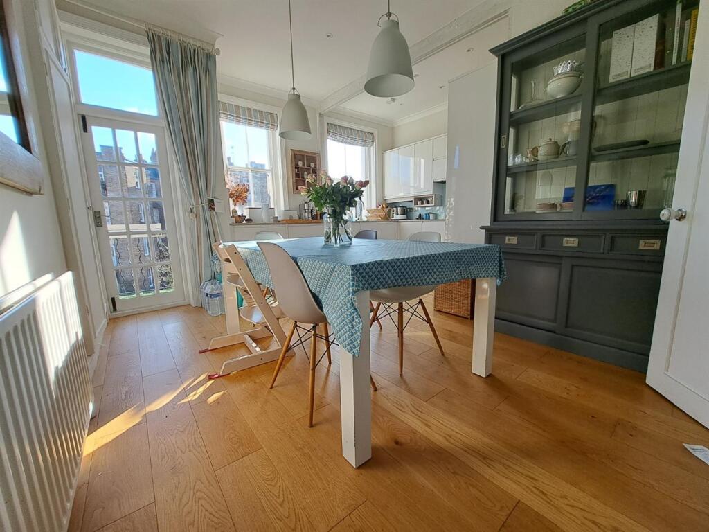 Reception room.jpg