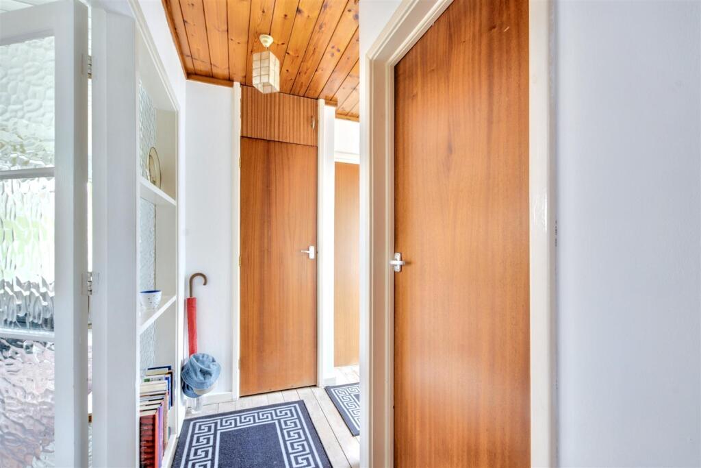 Hallway_1.jpeg