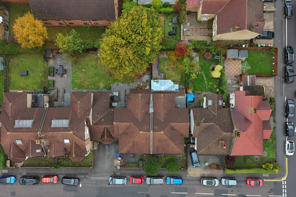4 &amp; 6 Rosswood Gardens, Wallington SM6 8QZ