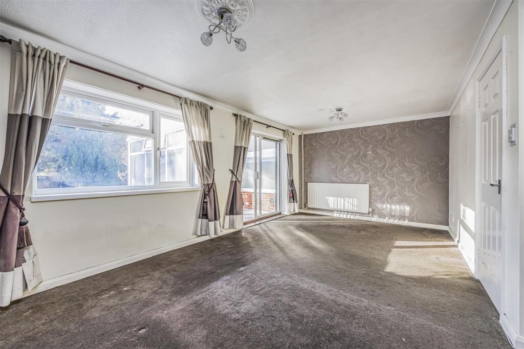 37 Springwood Avenue, Waterlooville-PorticoMarketi