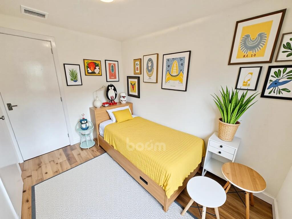 BEDROOM 2