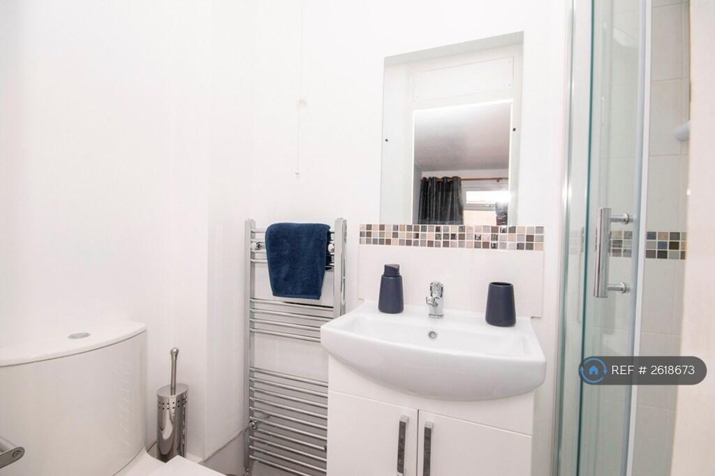 Bedroom 3 En-Suite 