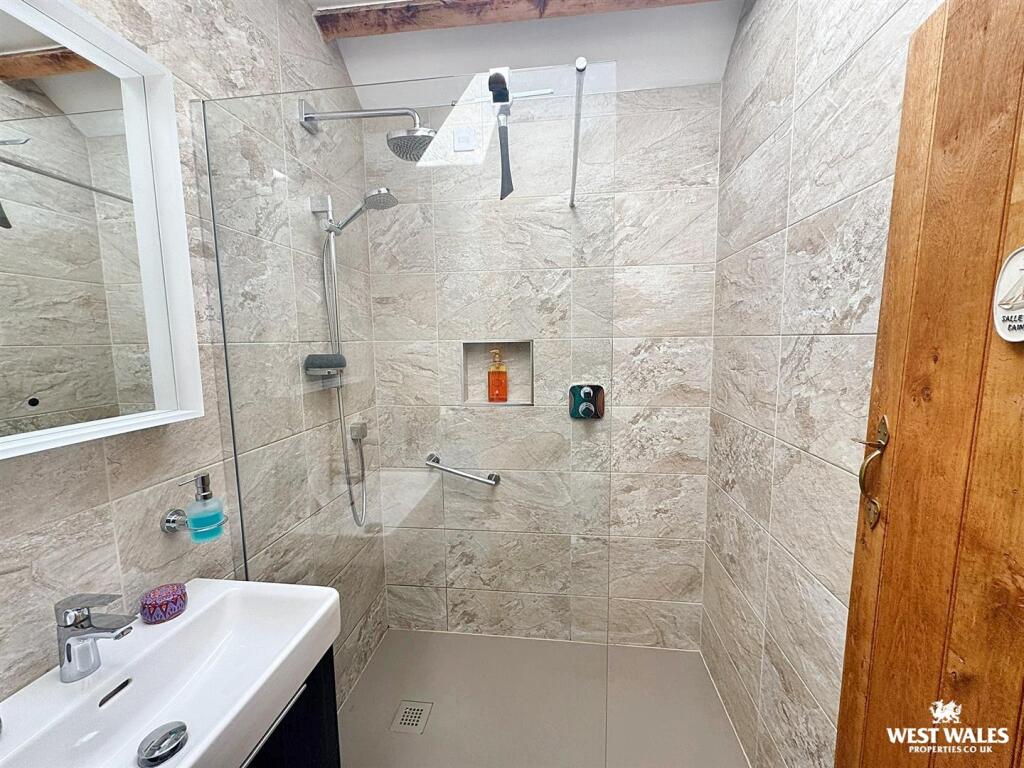 WhatsApp Image 2025-09-29 at 11.28.10.jpg