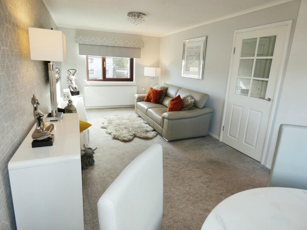 Living Area - Lounge