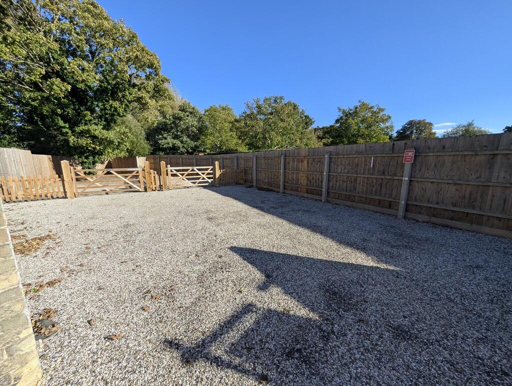 PXL_20251006_1400...