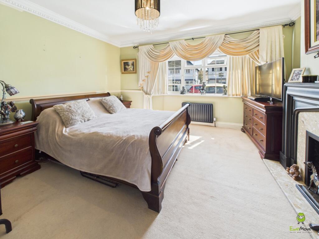 CAM02615G0-PR0037-STILL004