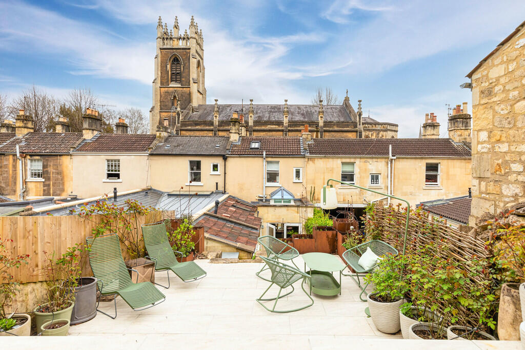 Rear Garden / Vie...