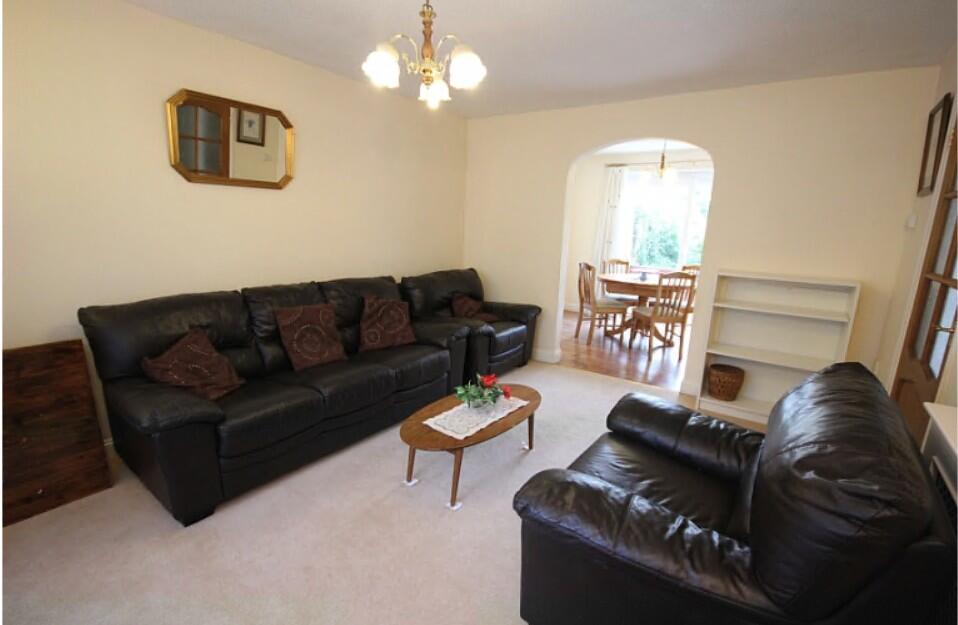 Hanger View Way, London W3