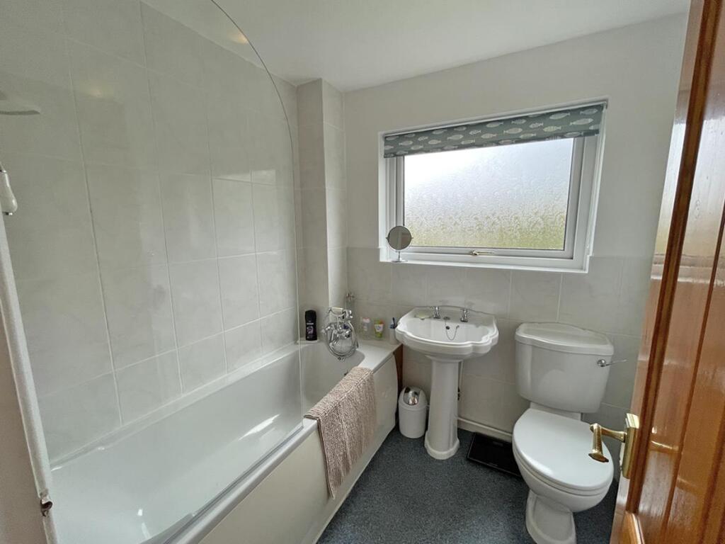 Dunraven Drive 66- Bathroom.jpg