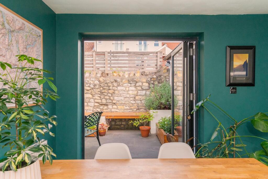 0B9RAD - Kitchen Diner A.jpg